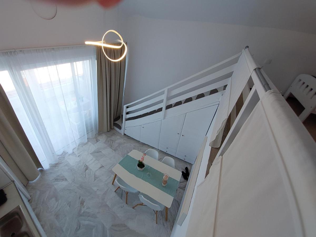 Nefeli Seaside Apartments Polychrono Eksteriør billede