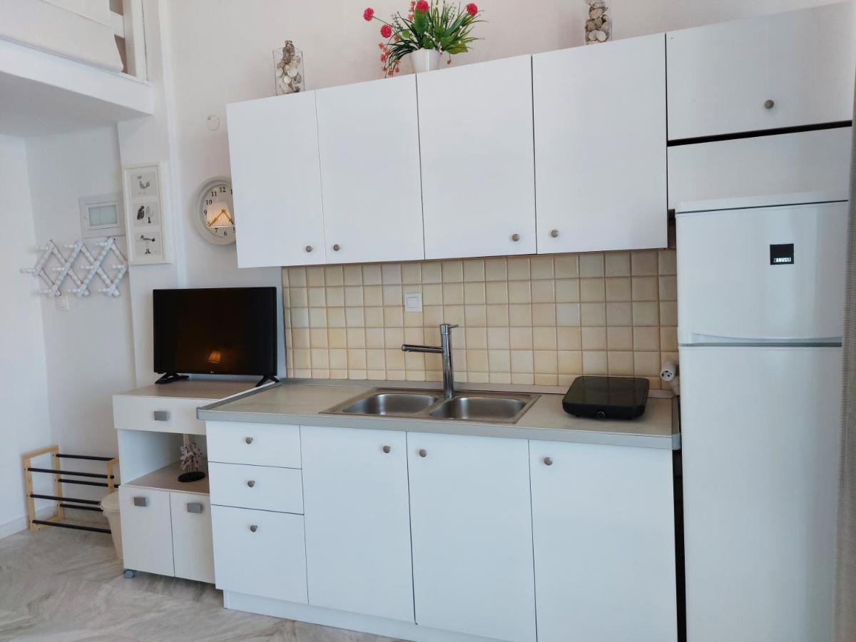 Nefeli Seaside Apartments Polychrono Eksteriør billede